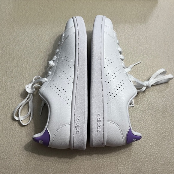 NWB - Adidas Advantage Women’s Sneaker HR0320 - EU 40/US 8 - Picture 6 of 11